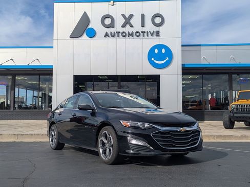 Used 2024 Chevrolet Malibu LT image 1