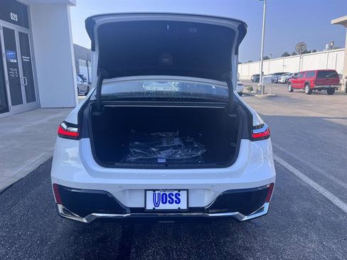 New 2025 BMW 740i xDrive image 5