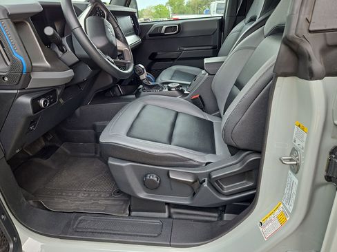 Used 2024 Ford Bronco Black Diamond image 5