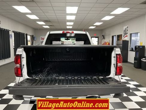 Used 2017 GMC Sierra 1500 SLE image 30