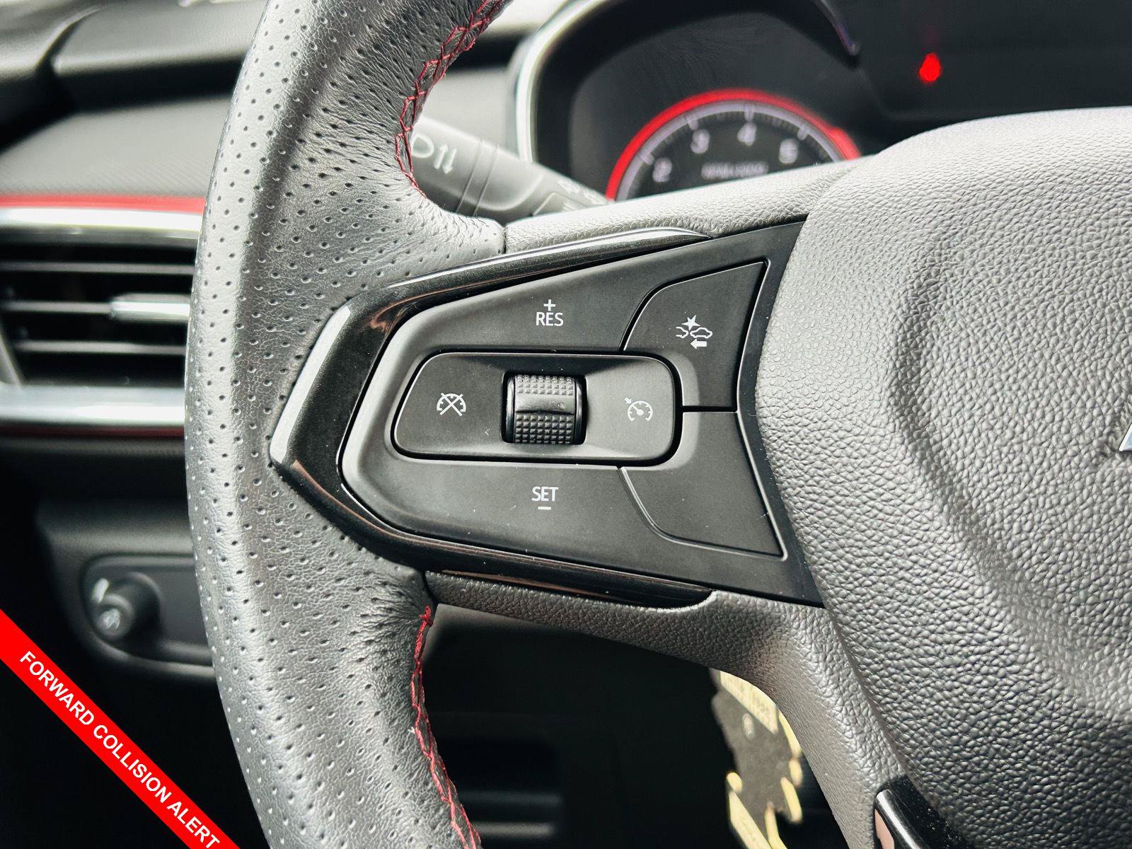 Used 2021 Chevrolet TrailBlazer RS w/ Technology Package FWD image 7
