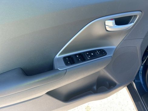 Used 2019 Kia Niro LX image 9