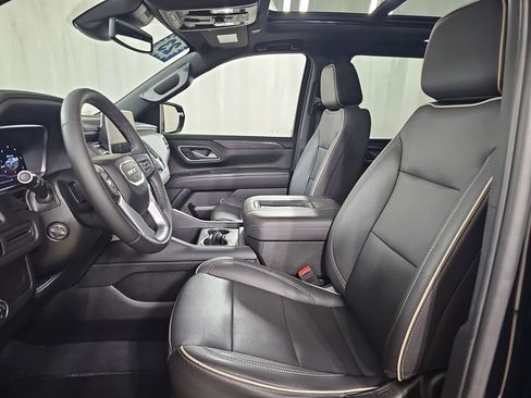 Certified 2023 GMC Yukon SLT w/ SLT Luxury Package image 21