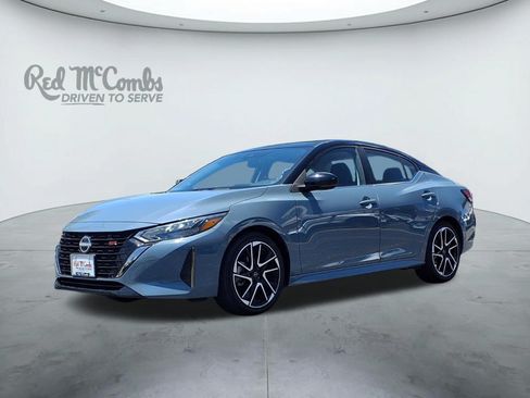Used 2025 Nissan Sentra SR w/ SR Premium Package FWD image 1