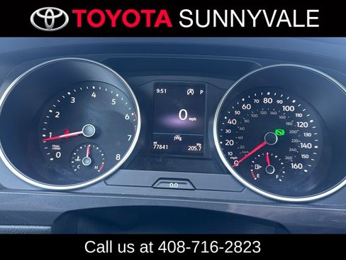 Used 2020 Volkswagen Tiguan SE w/ Panoramic Sunroof Package FWD image 3