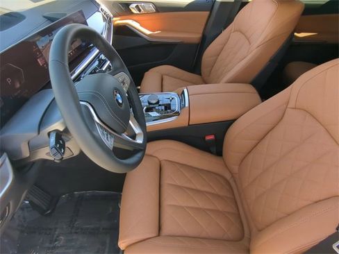 New 2026 BMW X7 xDrive40i w/ Premium Package image 19