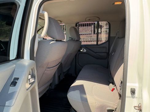 Used 2016 Nissan Frontier SV RWD image 7