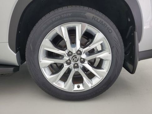 Used 2021 Toyota Highlander Limited image 13