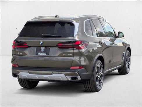 Used 2026 BMW X5 sDrive40i w/ Premium Package image 2