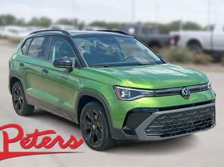 Used 2025 Volkswagen Taos SE FWD video 1