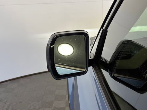 Used 2022 Land Rover Defender 110 X-Dynamic SE image 18