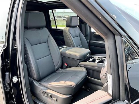 New 2026 Chevrolet Suburban RST w/ Advanced Technology Package AWD/4WD image 31
