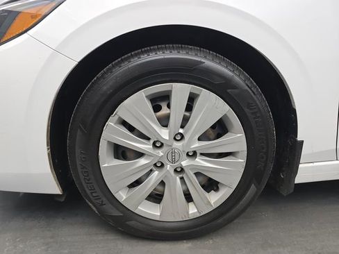 Used 2024 Nissan Sentra S FWD image 16