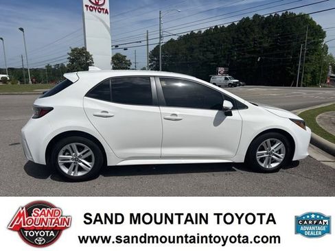 Used 2022 Toyota Corolla SE FWD image 2