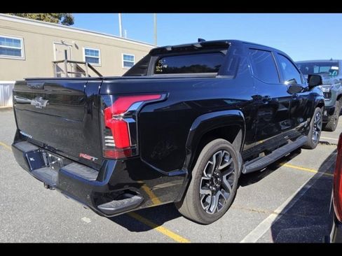 Used 2024 Chevrolet Silverado EV RST image 2