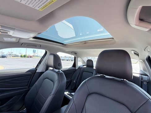 Used 2024 Volkswagen Jetta SEL FWD image 10