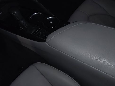 Used 2018 Toyota Camry XSE image 26