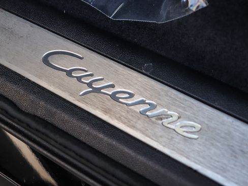 Used 2021 Porsche Cayenne Coupe AWD/4WD image 23