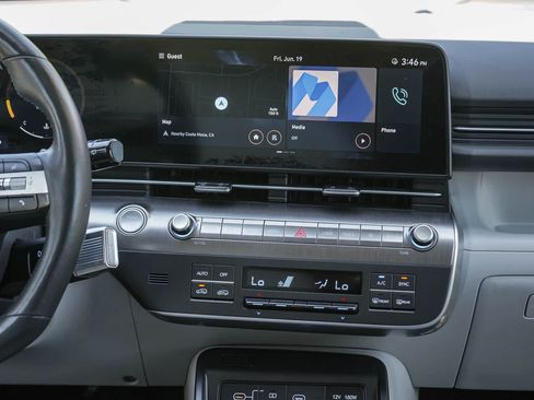 Used 2024 Hyundai Kona Limited AWD/4WD image 13