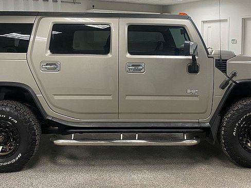 Used 2005 HUMMER H2 w/ Preferred Equipment Group image 4