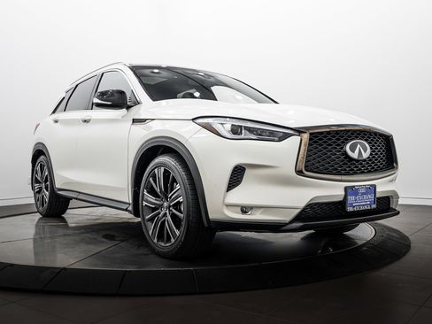 Used 2021 INFINITI QX50 Luxe w/ Appearance Package AWD/4WD image 2