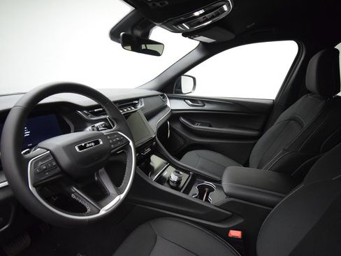 New 2026 Jeep Grand Cherokee L Laredo AWD/4WD image 31