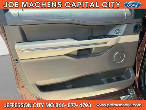 Used 2020 Ford Expedition XLT w/ Equipment Group 202A AWD/4WD image 17