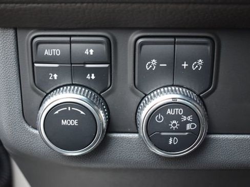 Used 2022 GMC Yukon Denali image 22