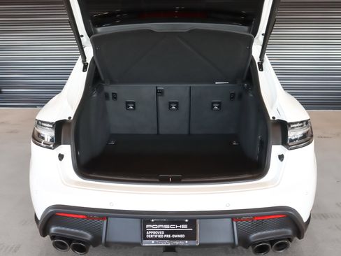Used 2025 Porsche Macan GTS image 29