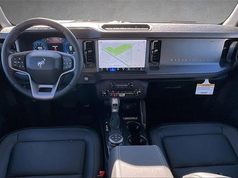 New 2025 Ford Bronco Badlands image 4