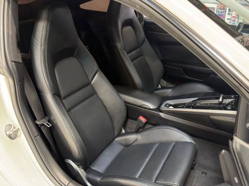 Used 2020 Porsche 911 Carrera RWD image 21