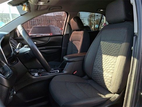 Used 2018 Chevrolet Equinox LT image 13