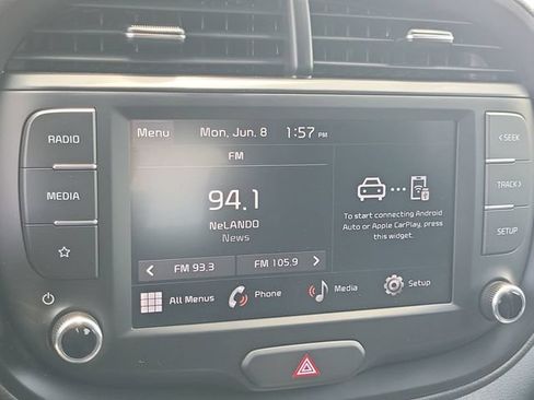 Used 2025 Kia Soul LX w/ LX Technology Package FWD image 23
