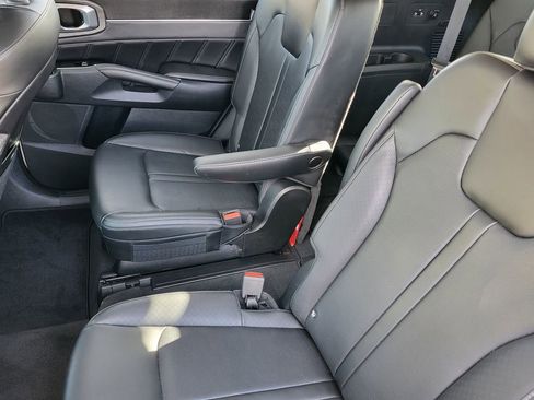 Used 2024 Kia Sorento SX image 28