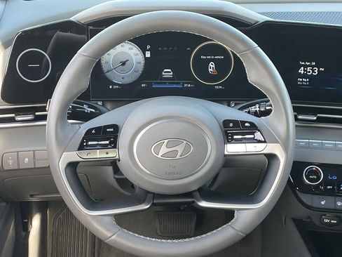 Certified 2025 Hyundai Elantra SEL FWD image 21