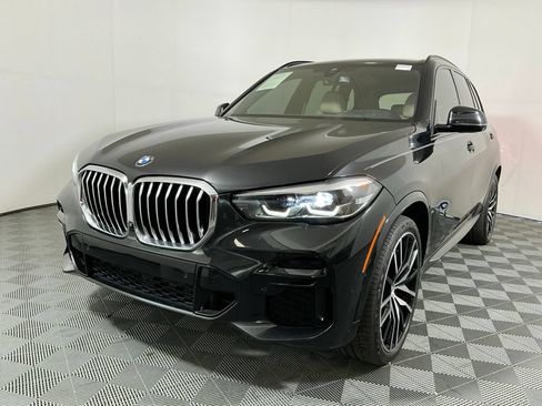 Used 2022 BMW X5 xDrive40i w/ M Sport Package AWD/4WD image 2