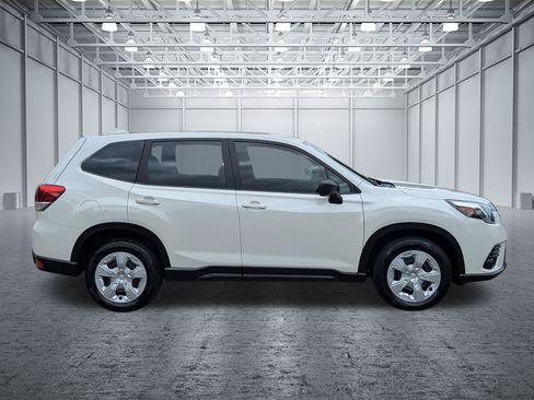 Used 2022 Subaru Forester Limited AWD/4WD image 6