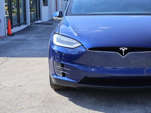 Used 2016 Tesla Model X 90D image 12