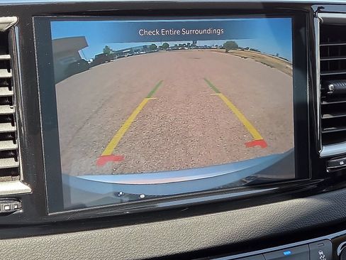 Used 2024 Chrysler Pacifica Touring-L FWD image 26