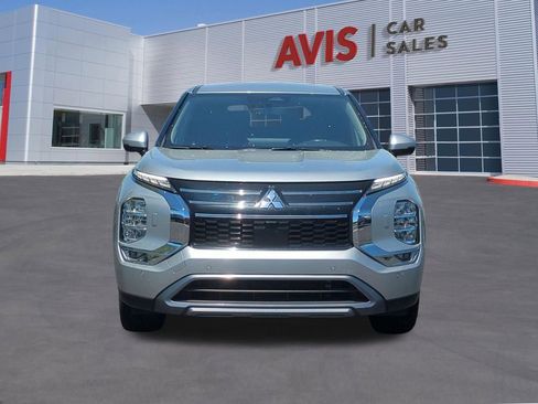 Used 2025 Mitsubishi Outlander SE AWD/4WD image 2