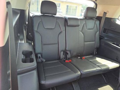 Used 2025 Kia Telluride S AWD/4WD image 12