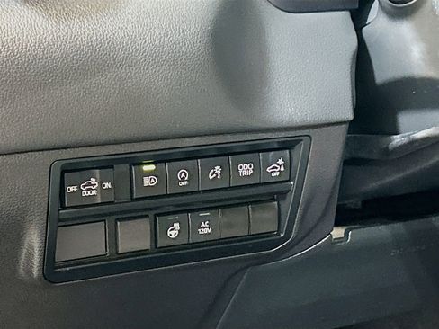 Used 2024 Toyota Tundra Limited image 8