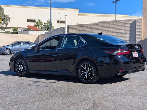 Used 2024 Toyota Camry SE FWD image 12