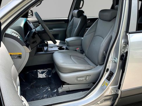 Used 2009 Kia Borrego LX w/ Convenience Pkg AWD/4WD image 20
