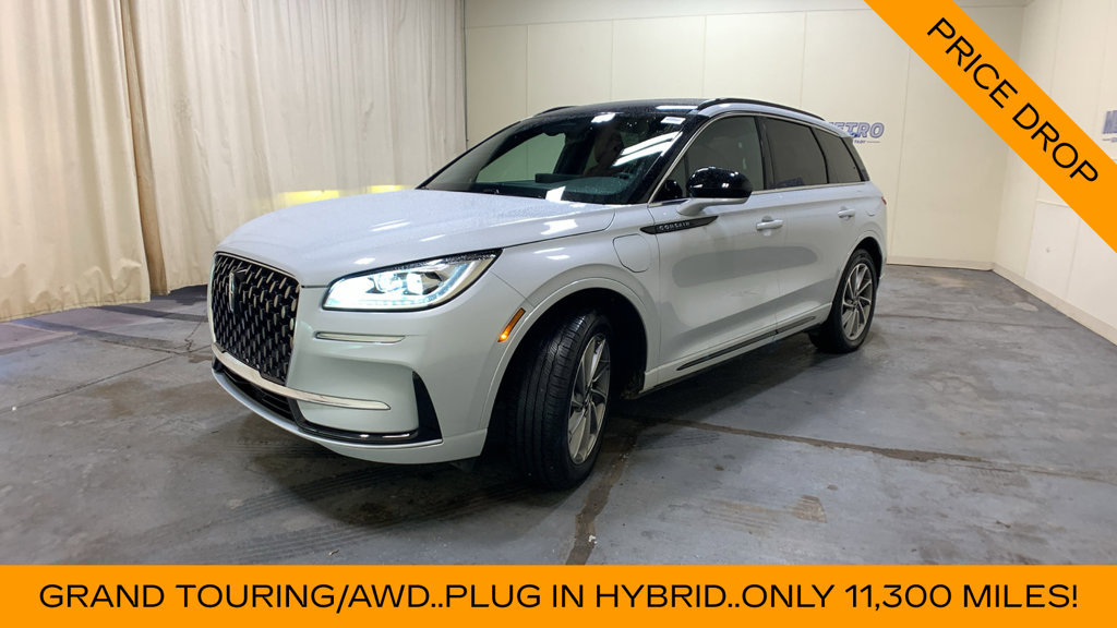 Used 2025 Lincoln Corsair Grand Touring w/ Towing Package AWD/4WD image 7