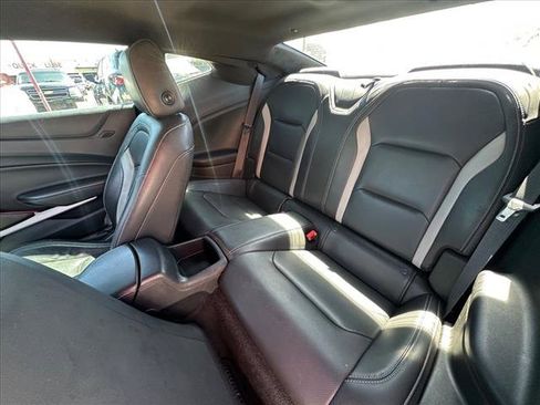 Used 2020 Chevrolet Camaro LT w/ Technology Package image 8