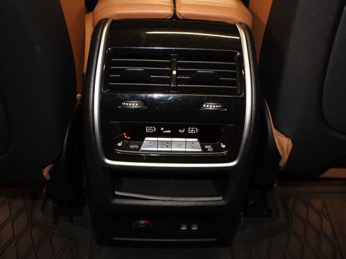 Used 2021 BMW X7 xDrive40i w/ Premium Package image 35