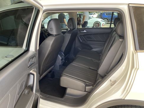Used 2023 Volkswagen Tiguan SE FWD image 24