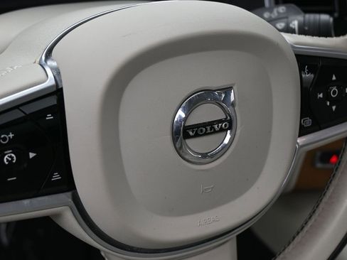 Used 2021 Volvo XC90 T6 Momentum w/ Advanced Package image 12