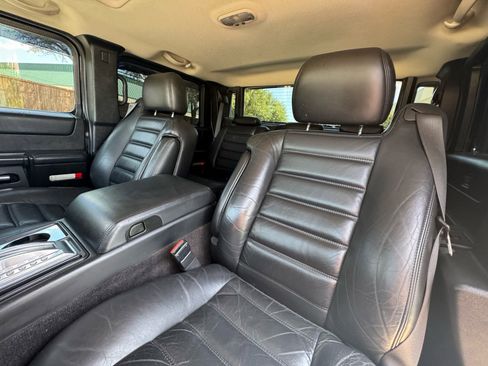 Used 2005 HUMMER H2 SUT w/ Preferred Equipment Group AWD/4WD image 25